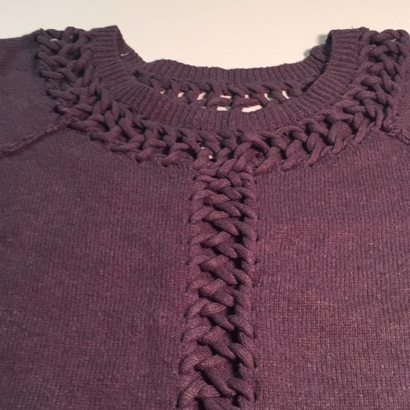 Very cute sweater with cute design! - Picture 2 of 6